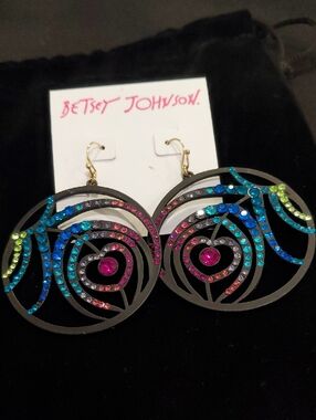 BETSEY JOHNSON CRYSTAL DANGLE EARRINGS